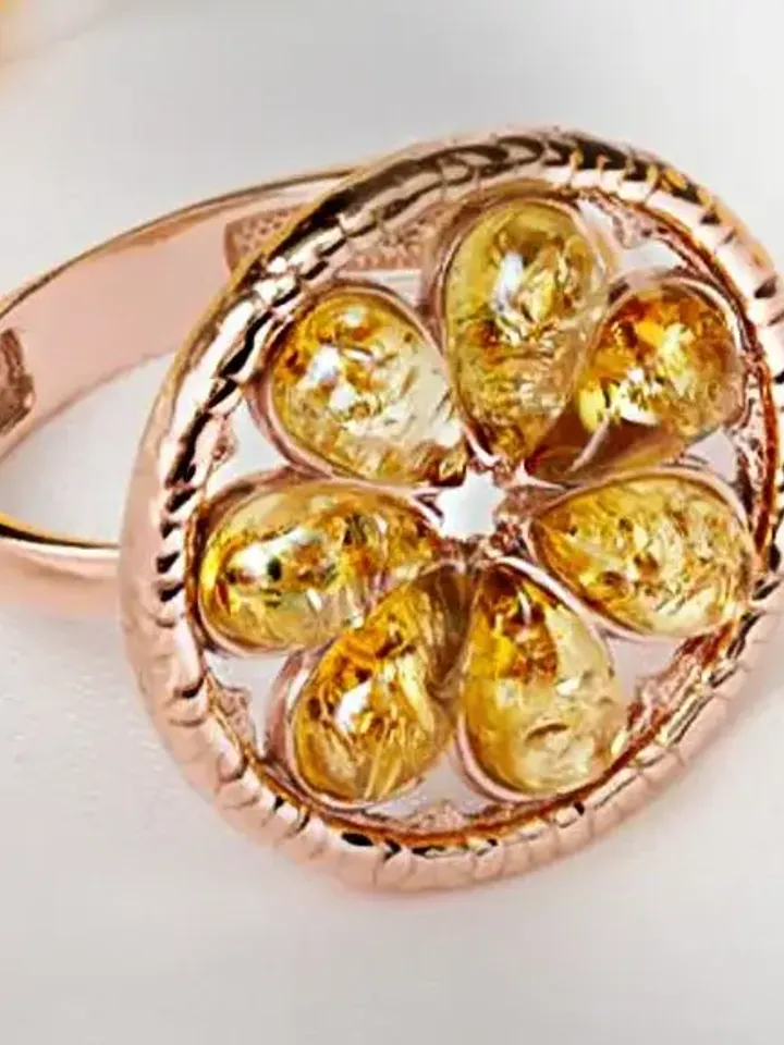 Jewelry ring Lemons with natural Baltic amber made of 925 silver