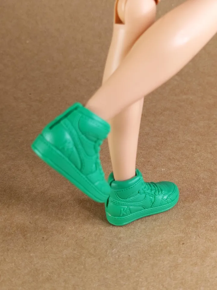 Classic green high top sneakers for 1/6 scale male dolls