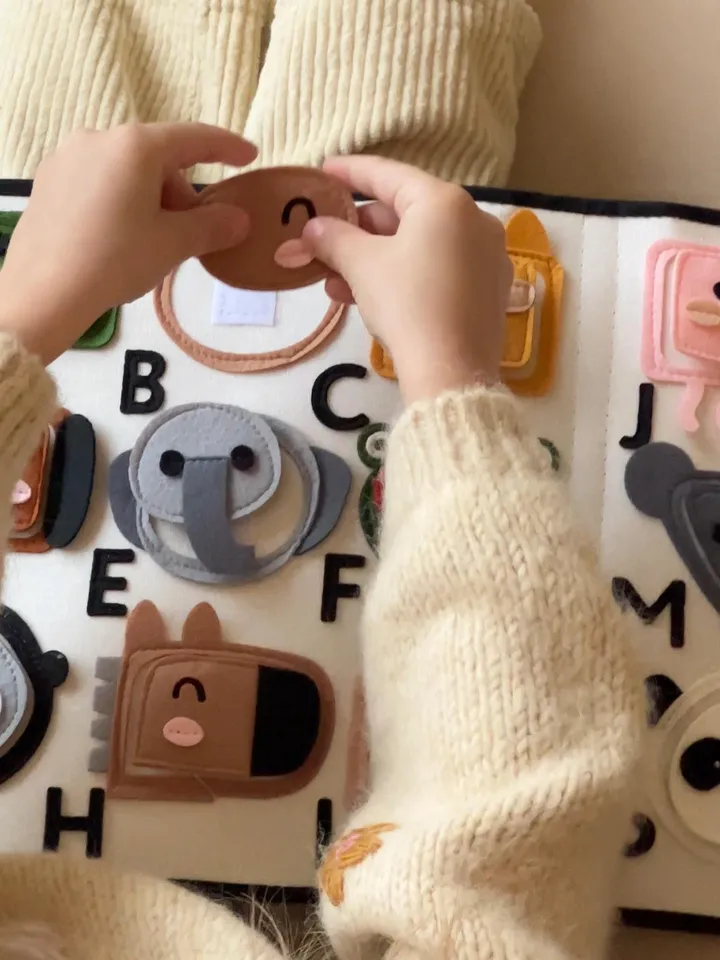 felt book with animals, quiet book, montessori busy board 1 year old, ENGLISH, GERMAN, FRENCH alphabet, christmas baby gift, activity book