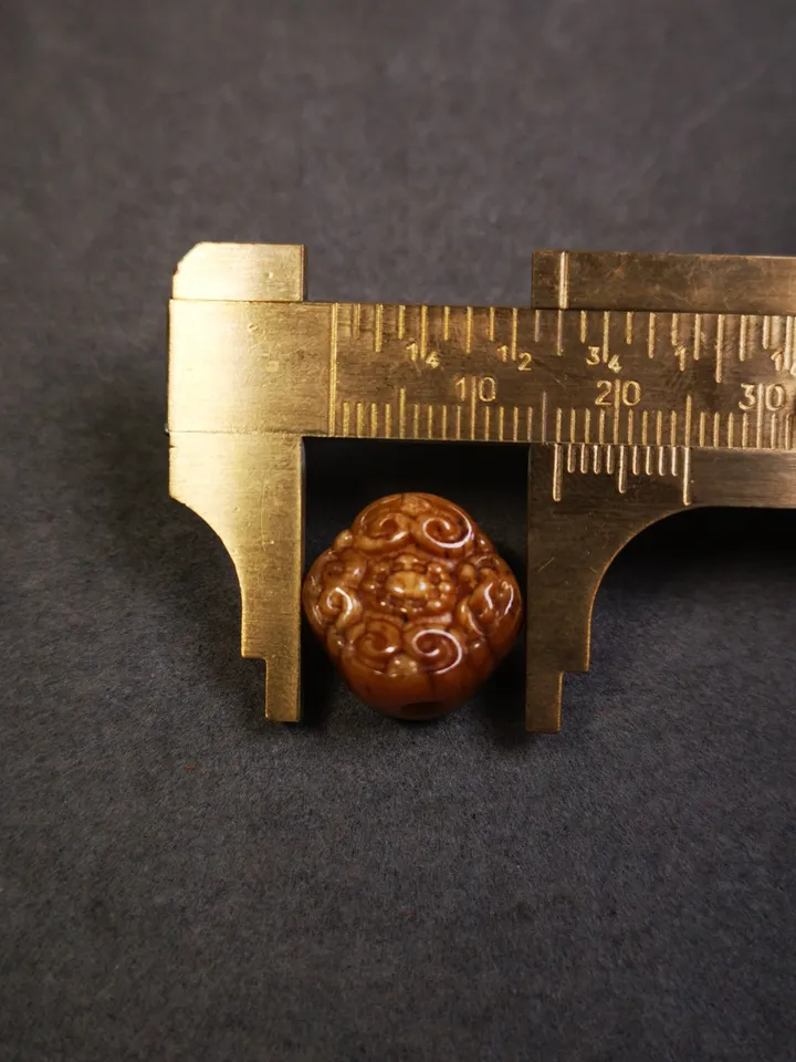 Gandhanra Tibetan Bone Carved Mala Pendant, Lucky Knot Amulet for Prayer Bead,Amulet