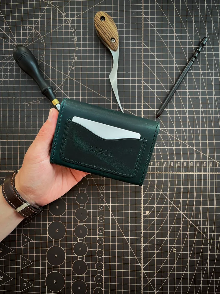 Pattern of a mini women's wallet - Pattern of a leather wallet - Download PDF & video TUTORIAL. Punch pitch 5 mm.