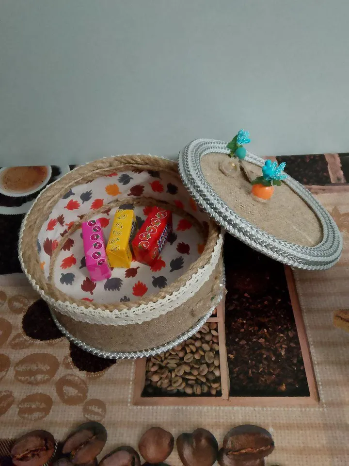 amazing Eco-Friendly Natural round/cylindrical jute jewelry storage box made of jute rope Basket/Wicker/Storage Box