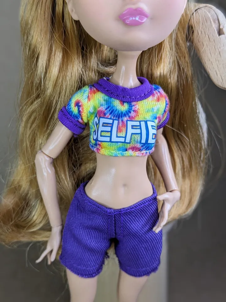 Sport T-shirt & shorts set for 10.5-inch female dolls (MH, EAH)