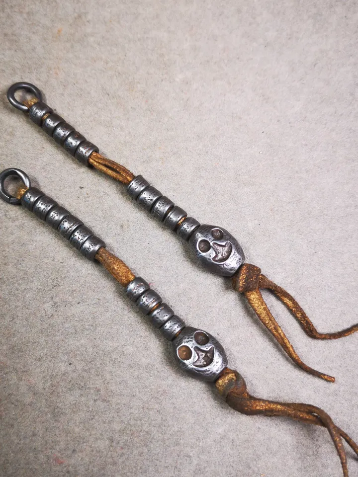Gandhanra Handmade Tibetan Buddhist Mala Counters,Prayer Bead Counters,with Skull Sītavana Pendant, Made of  Cold Iron