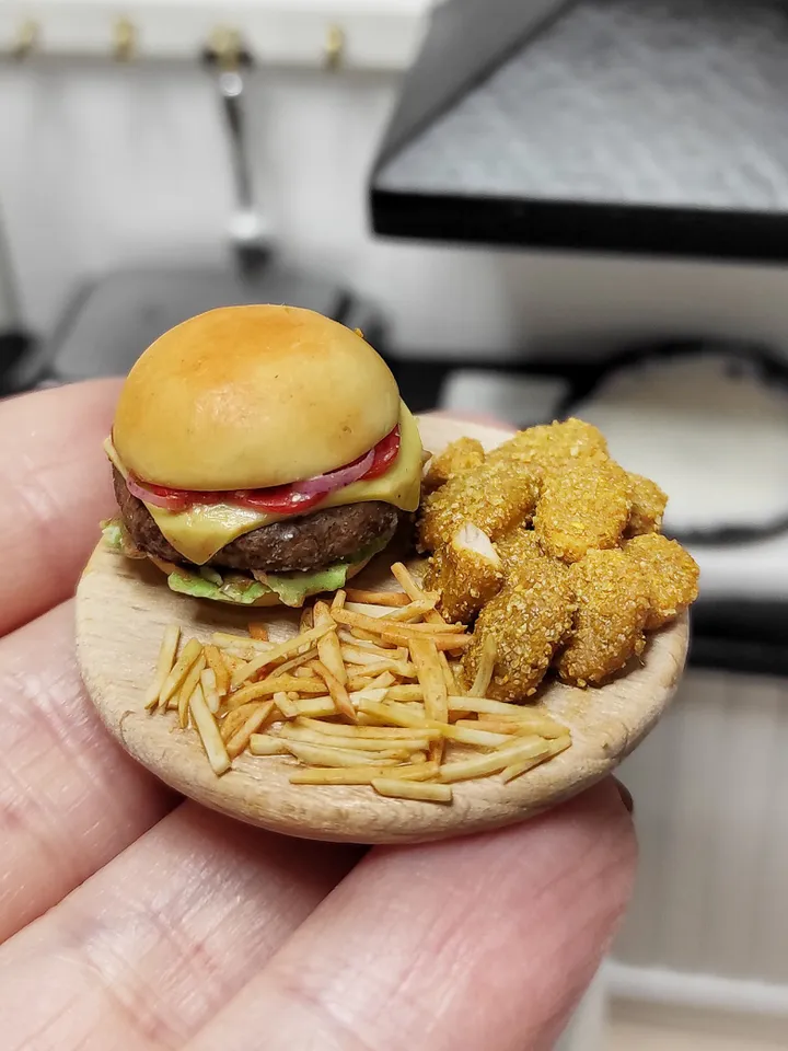 Fast food made of polymer clay - burger for dolls - fries for dolls - dollhouse miniature - food for dolls - gift