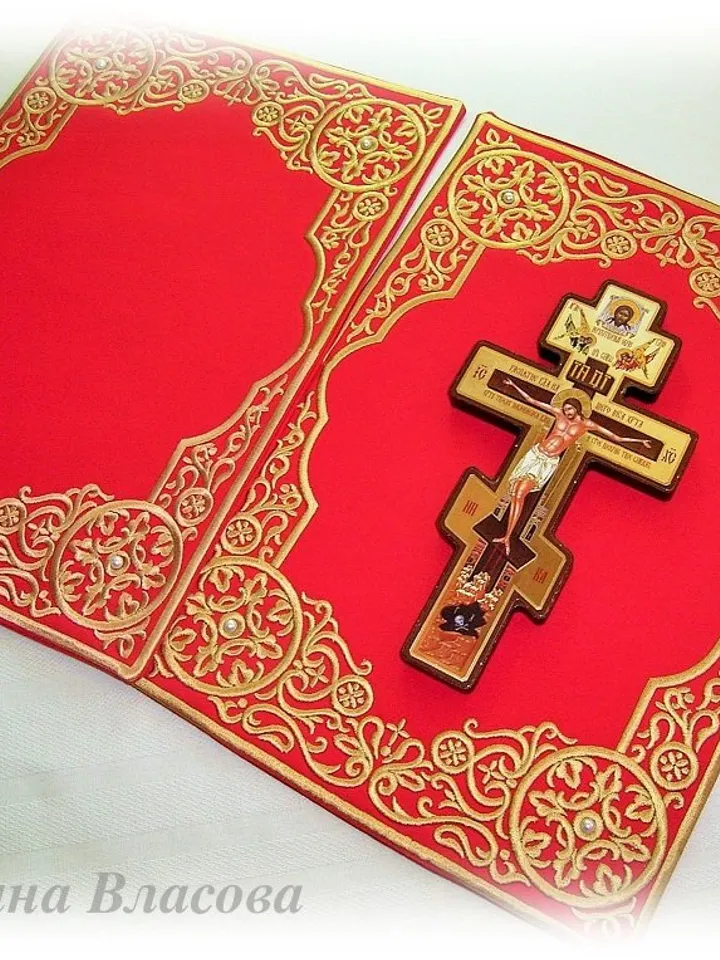 "To the temple" is a universal set of designs for machine embroidery.