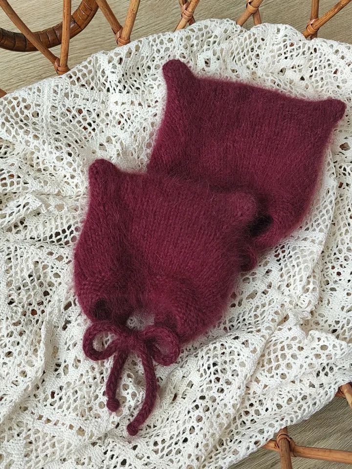 Baby hat. Baby bonnet. Hand knitted kitten bonnet. Kitty Kat hat. Vintage Bonnet
