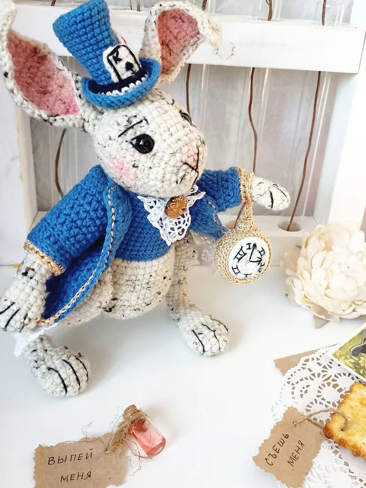 Crochet pattern White rabbit with clock