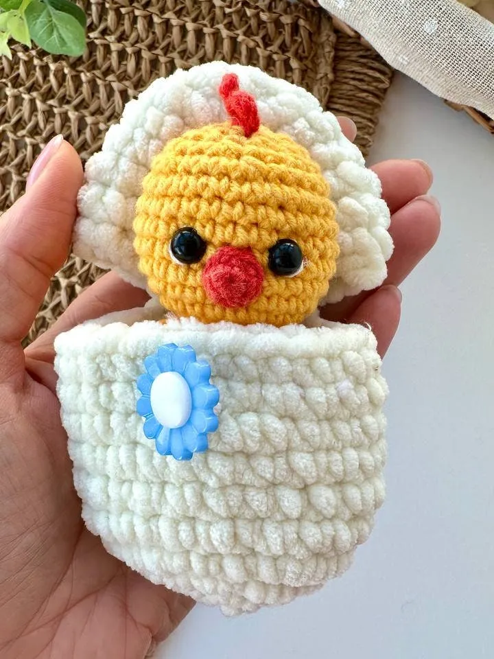 Crochet pattern Easter chick in egg - Amigurumi chicken pattern - plush stuffed toy - English Pdf - Tiny crochet animal - Easter gift