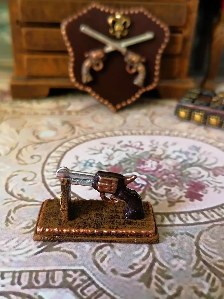 Pistols for collection. Collection weapon.Dollhouse miniature.1:12 scale.