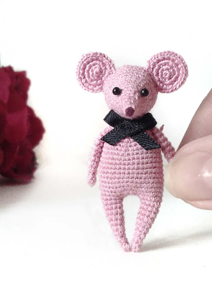 PDF crochet pattern little rat. Crochet miniature pattern. Miniature mouse toy pattern. DIY small toy. Tutorial