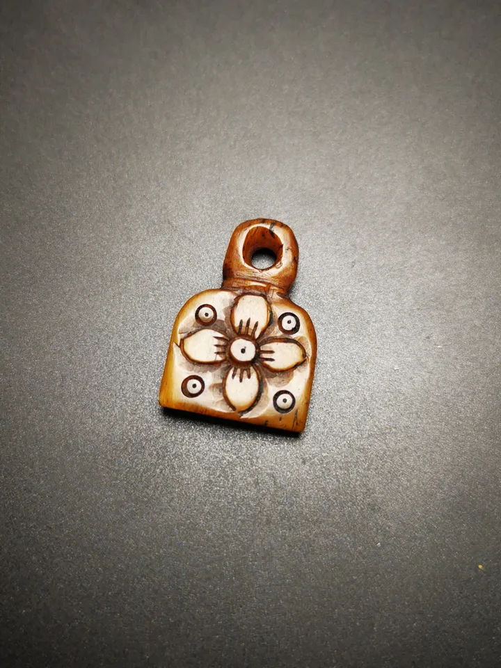 Yak Bone Carved Gesang Flower Pendant,Bead Counter Clip Pendant for Mala, Prayer Bead Accessories,Gandhanra Tibetan Amulet