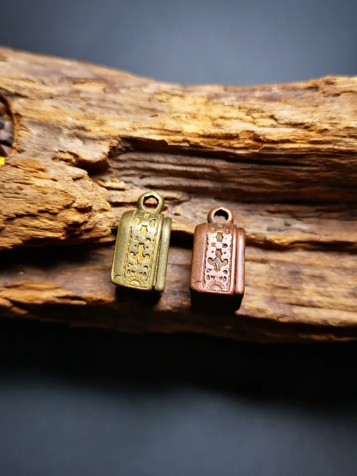 Gandhanra Antique Handmade Gau Ghau Shrine,Shri Devi,Drashi Lhamo,Zashi Lhamo,Mini Tibetan Buddhist Altar Amulet Pendant