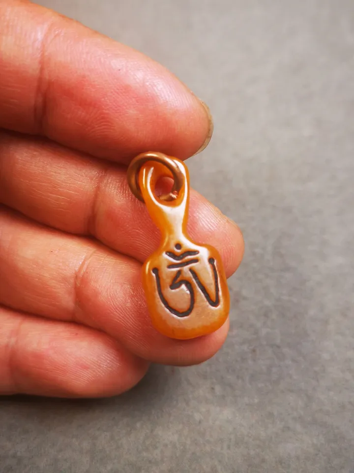 Gandhanra Tibetan Yak Bone Carved Tibetan Alphabet OM,Mala Pendant,Bead Counter Clip,Prayer Bead Accessories,
