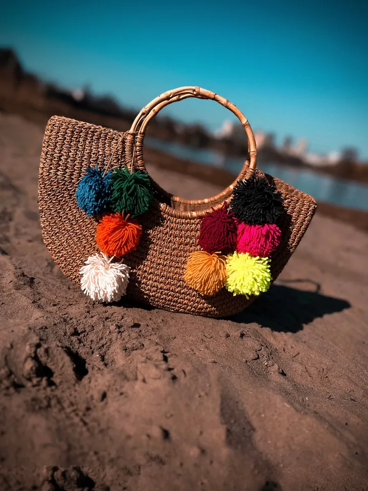 Crochet pattern bucket tote bag PDF digital instant download, video tutorial, hand woven bag, bridesmaid tote, woman market bag with pompoms