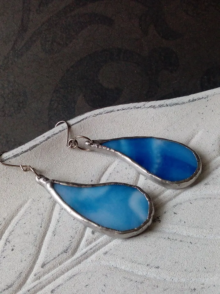 Light blue drop earrings, wavy earring, leaf shape earrings, simple stained glass, kawaii earrings, Dangle earrings
