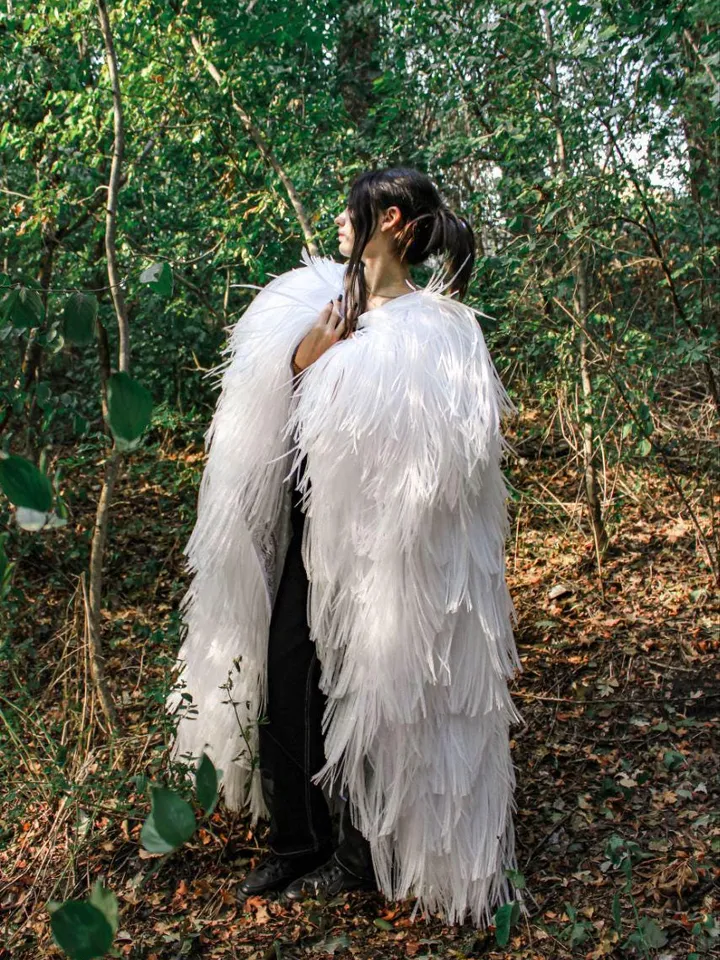 white feather cape, feather coat, imitation ostrich feathers, beautiful cape for photo shoot, feather coat for wedding, cape for party