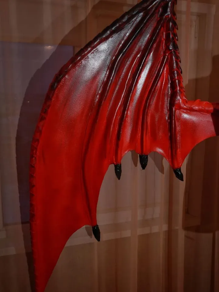 mizora,mizora cosplay,mizora wings, bat wings,red wings, red bat wings, wings cosplay, wings costume, Halloween costumes, Halloween wings