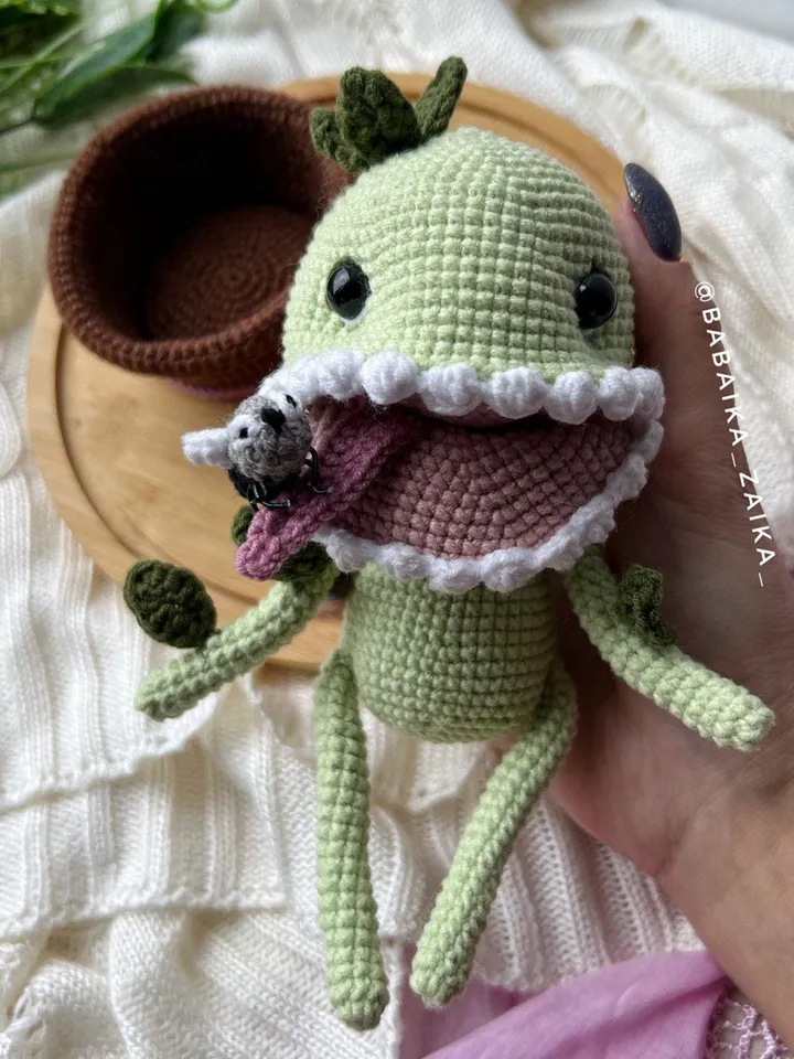 PDF Crochet Venus Fly Trap Pattern, Amigurumi Halloween Ornament Crochet Fly Trap Doll Pattern, Amigurumi Cute Monster Crochet Plant pattern