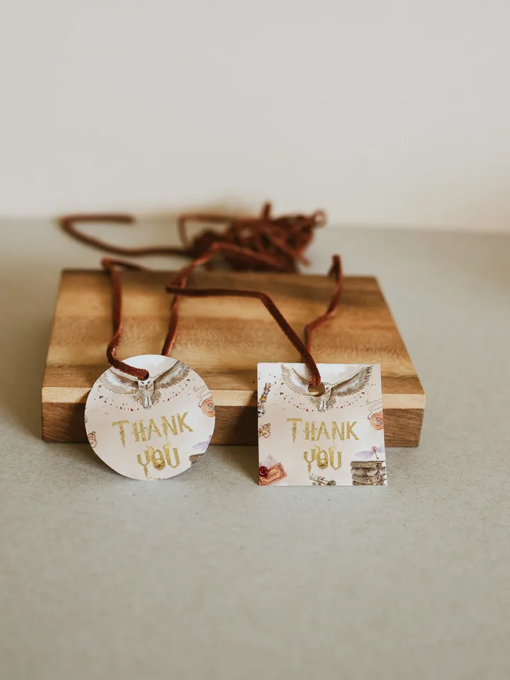 Thank you tag Wizarding World; Magic School Baby Shower; Printable thank you sticker; thank you favor tag Magical Party Decoration; wp66