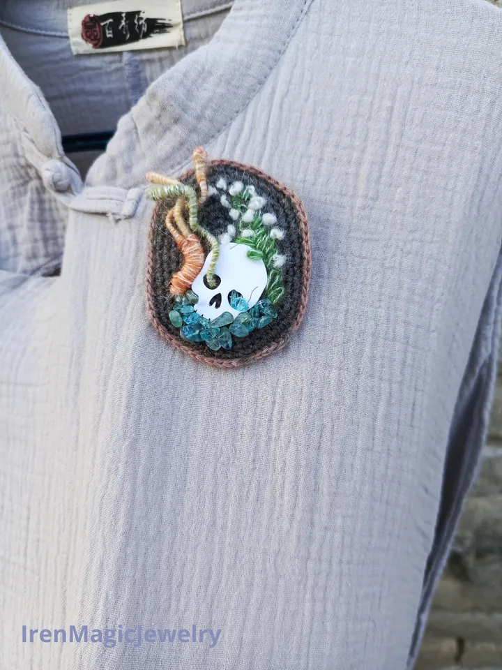 Memento Mori Brooch – Skull with Flowers & Mushrooms