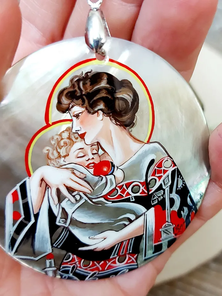 Beautiful Russian Pendant painted "Mother and child" miniature painting Russian necklace Fine art jewelry Gift for her Fedoskino Exclusive