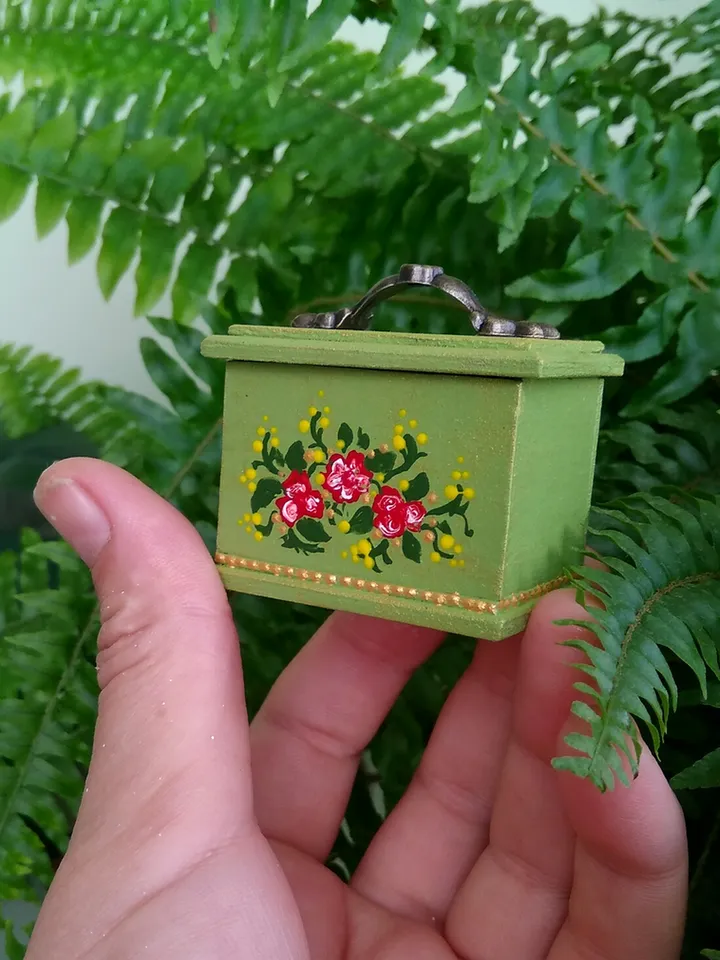 Dollhouse box.Dollhouse miniature.1:12 scale.