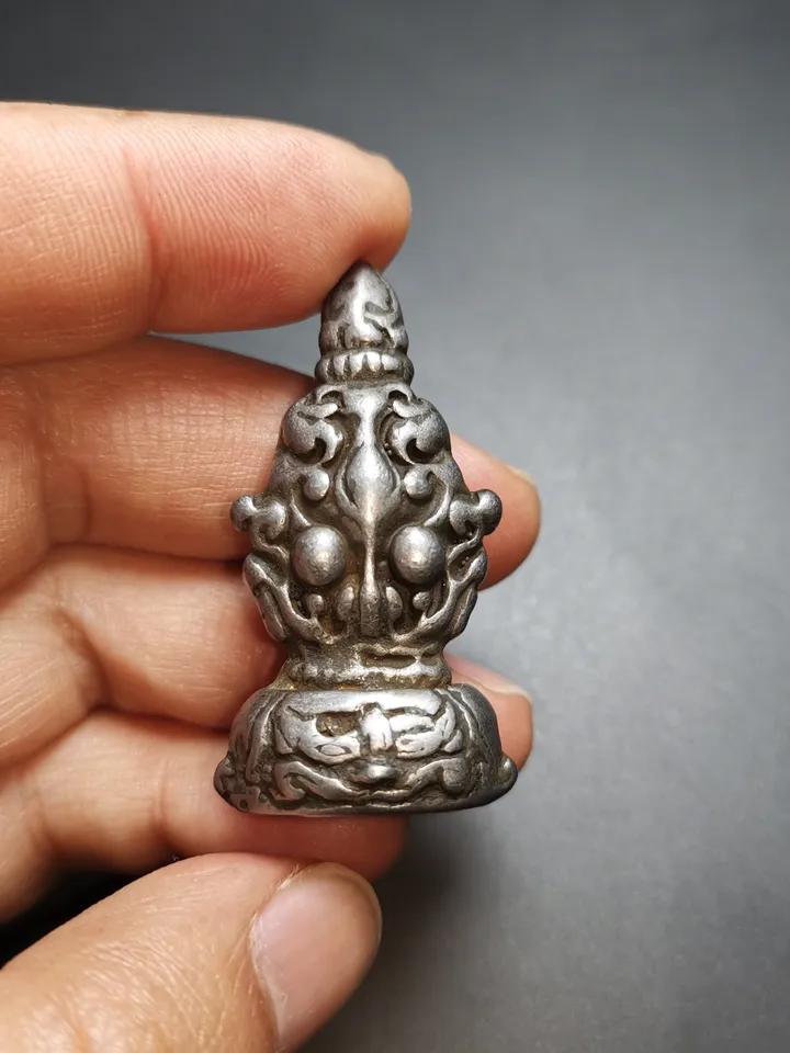 Gandhanra Antique Tibetan Buddhist Amulet,Triratna,Symbol of the Three Jewels,Nandipada Pendant Stamp,Made of Cold Iron,60 Years Old