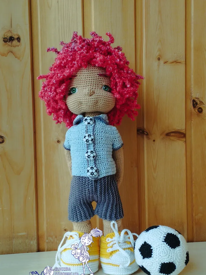 Crochet pattern Footballer doll. Amigurumi pattern