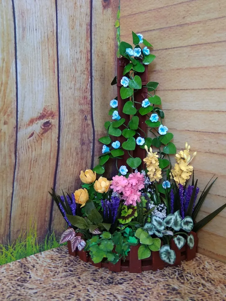 Corner front garden for the puppet garden.1:12 scale.