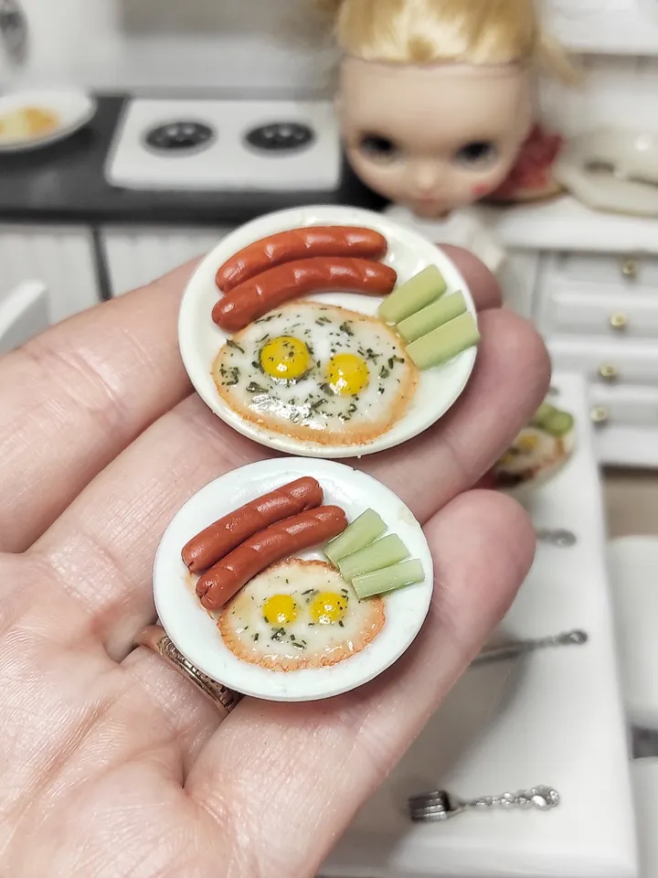 Small food, micro, miniature, breakfast for doll, scrambled eggs, sausage, dollhouse miniature, mini food, food for doll
