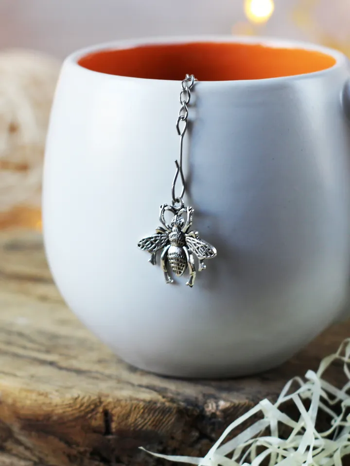 Honey bee tea infuser for loose leaf tea, Tea Maker with bee charm, Tea Steeper bee pendant, Herbal tea gift