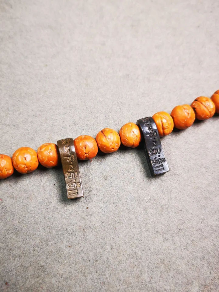 Gandhanra Handmade Buddhist Mala Counter Clip,Thokcha Bum Counter Clip for Prayer Beads,Om Mani Padme Hum Letter,Mala Accessories