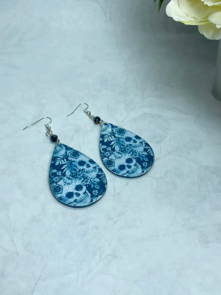 Stylish handmade earrings. Handmade jewelry.