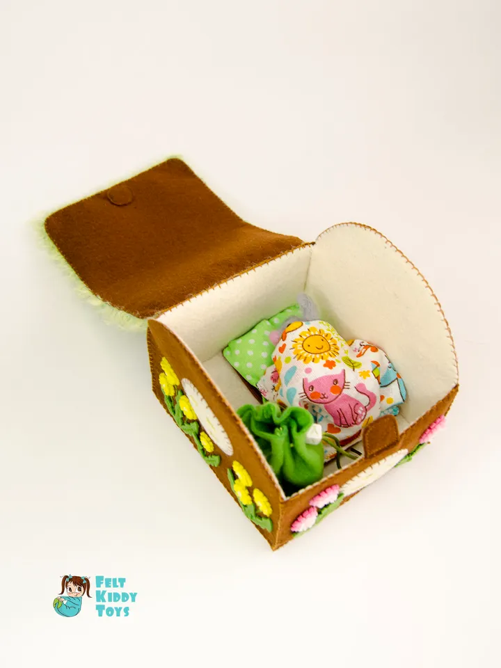 Dollhouse for mouse, cosy play house from felt