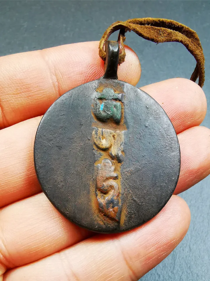 Gandhanra Vintage Tibetan Buddhist Amulet,Shri Devi,Drashi Lhamo,Zashi Lhamo,Buddhist Protector Badge,1.9" × 1.5"
