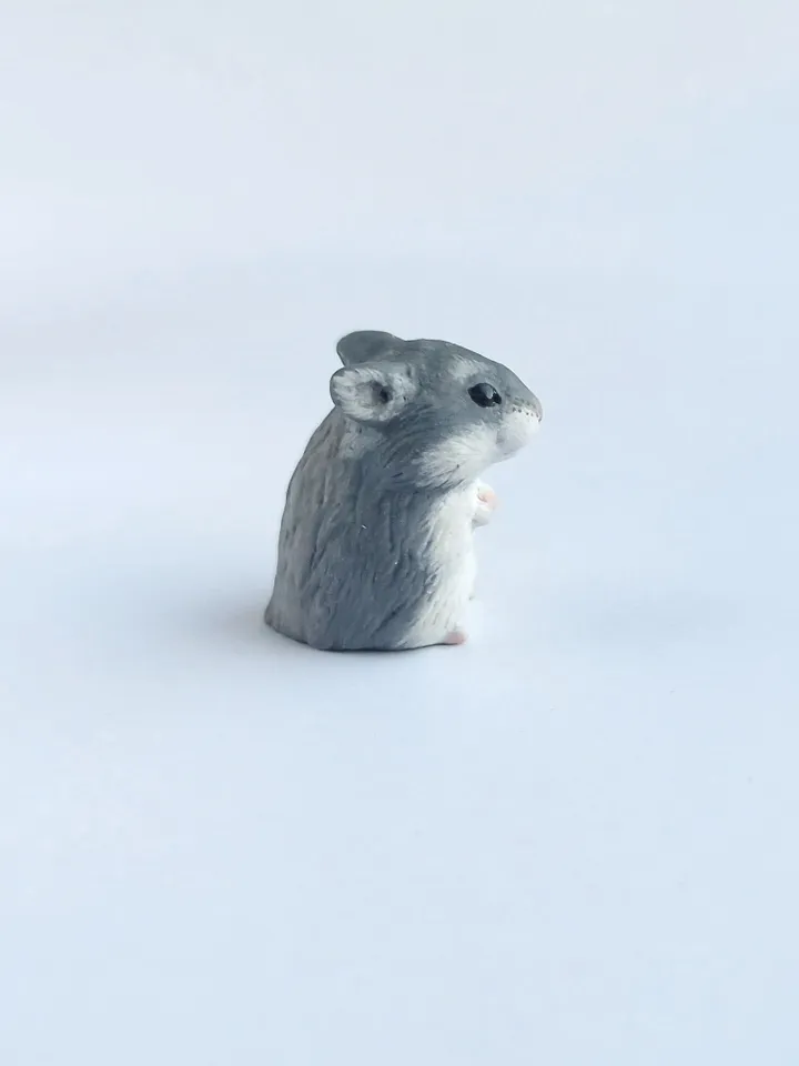 Memorial Hamster figure in the pink heart