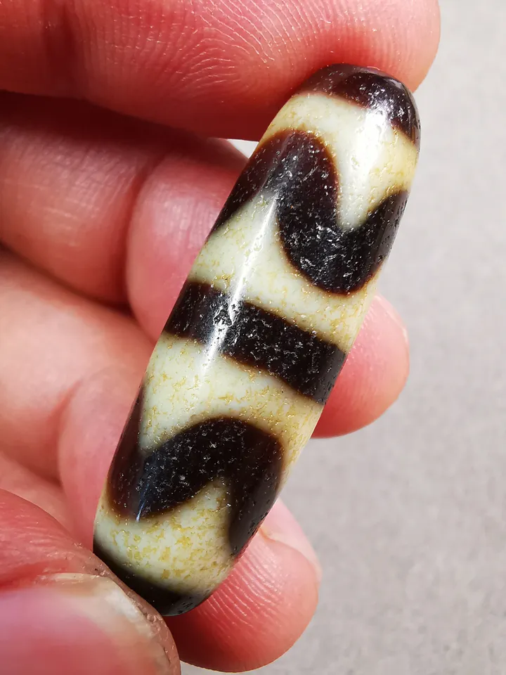 Gandhanra Tibetan Tiger Tooth Tasso Dzi Bead,Attract Wealth and Good Luck,Small Size 36*12mm,Deluxe Gift Box Included