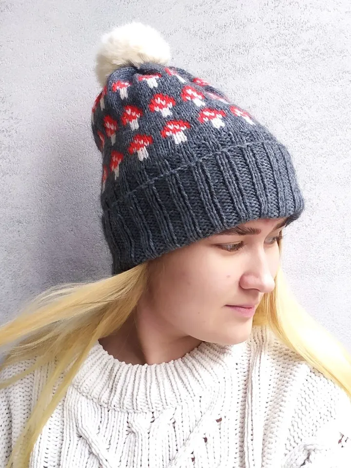 Warm knitted pompom hat