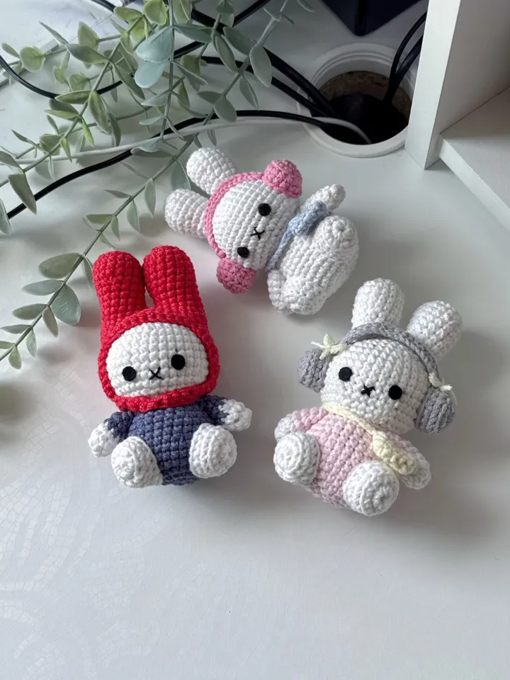 2 in 1 miffy crochet pattern + extra accessories, PDF crochet pattern amigurumi, US terms, Miffy with headphones