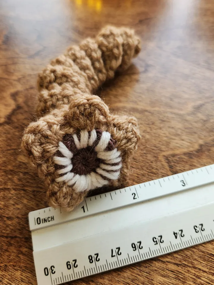 Sandworm Crochet Pattern for Beginners, DIY Keychain & Bag Charms PDF in English, French, German