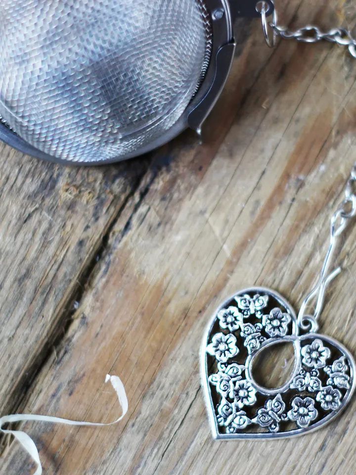 Valentines day tea ball infuser for herbal tea, Tea infuser charm heart, Tea Strainer heart pendant