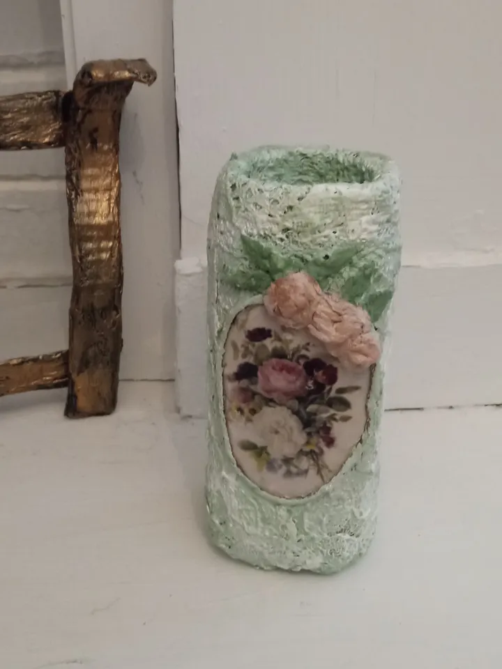 Luxurious red roses in a handmade vase Gifts for mom Mother's day Gifts for her Completely by hand Floral arrangements Home decor indoor