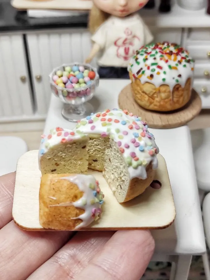 Easter, Easter decor, Easter decor for dolls, dollhouse decor, Easter Kulich, mini food, realistic miniature
