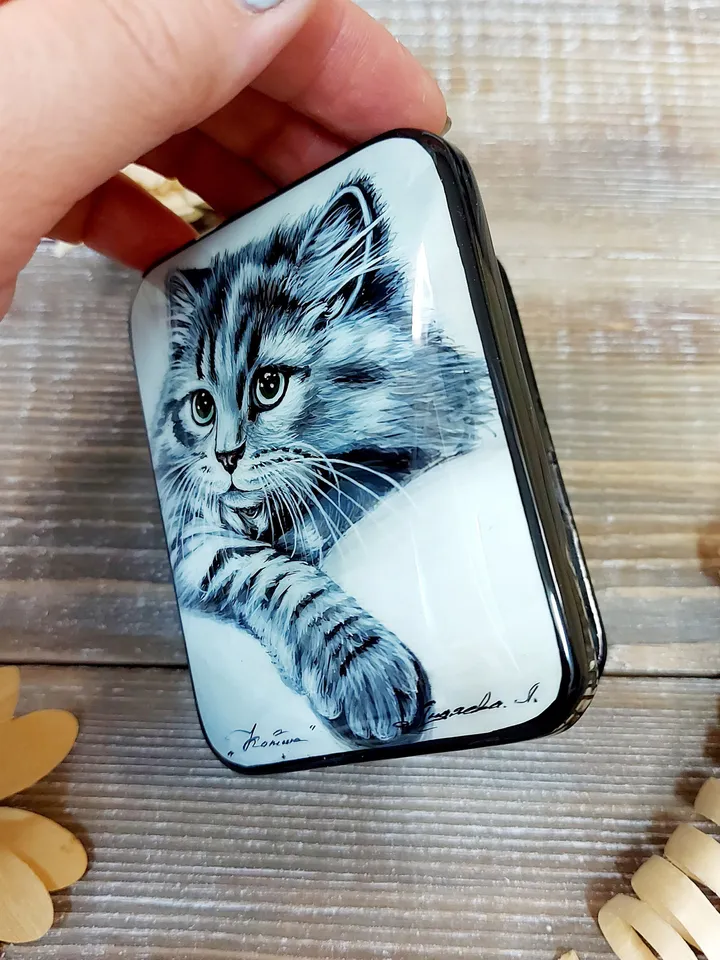 Beautiful Russian Lacquer Box "Cat" Hand painted miniature painting jewelry box Mother of pearl Papier mache Art gift Fedoskino