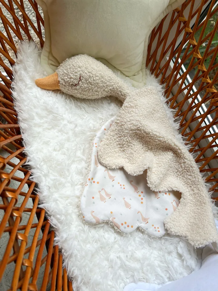 Goose toy, plush toy, comforter baby, toy for baby, baby shower gift, newborn gift