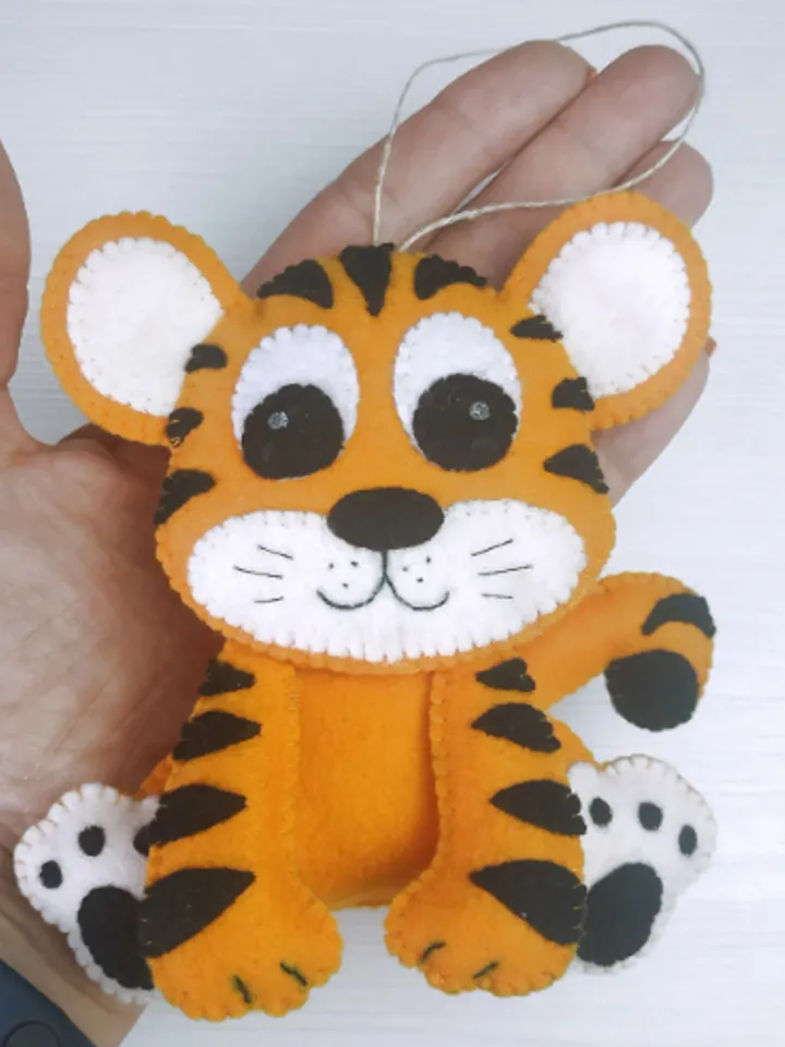 Christmas ornament, felt tiger, Christmas gift, felt Christmas ornaments, felt toys, Christmas decor, Christmas tree decoration, felt tiger ornament, Christmas toys, felt animals toddler kids toys, baby shower gift