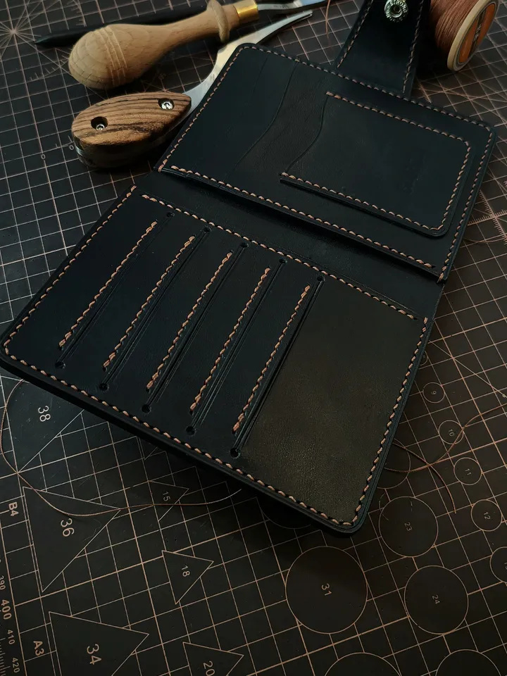 PDF Pattern - Wallet with sections for passports and documents. Download PDF PDF and Video Tutorial Punch pitch 4 mm.