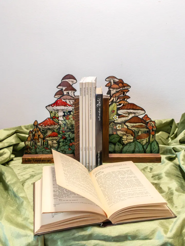 MADE TO ORDER, Stained glass bookends with mushrooms, Home decor with fungi