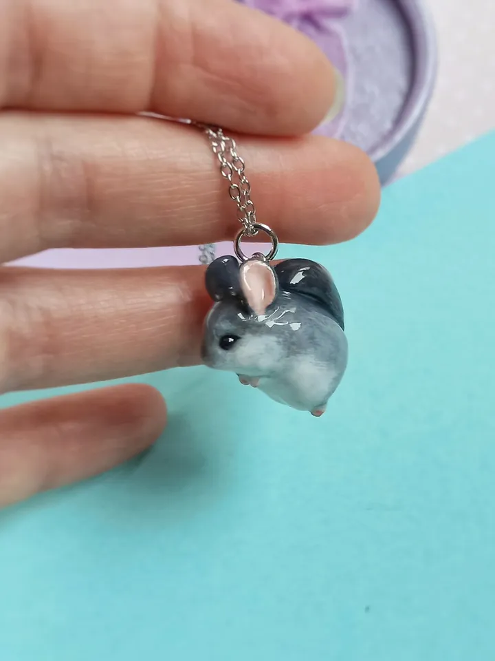 A chinchilla figurine necklace (US discount)